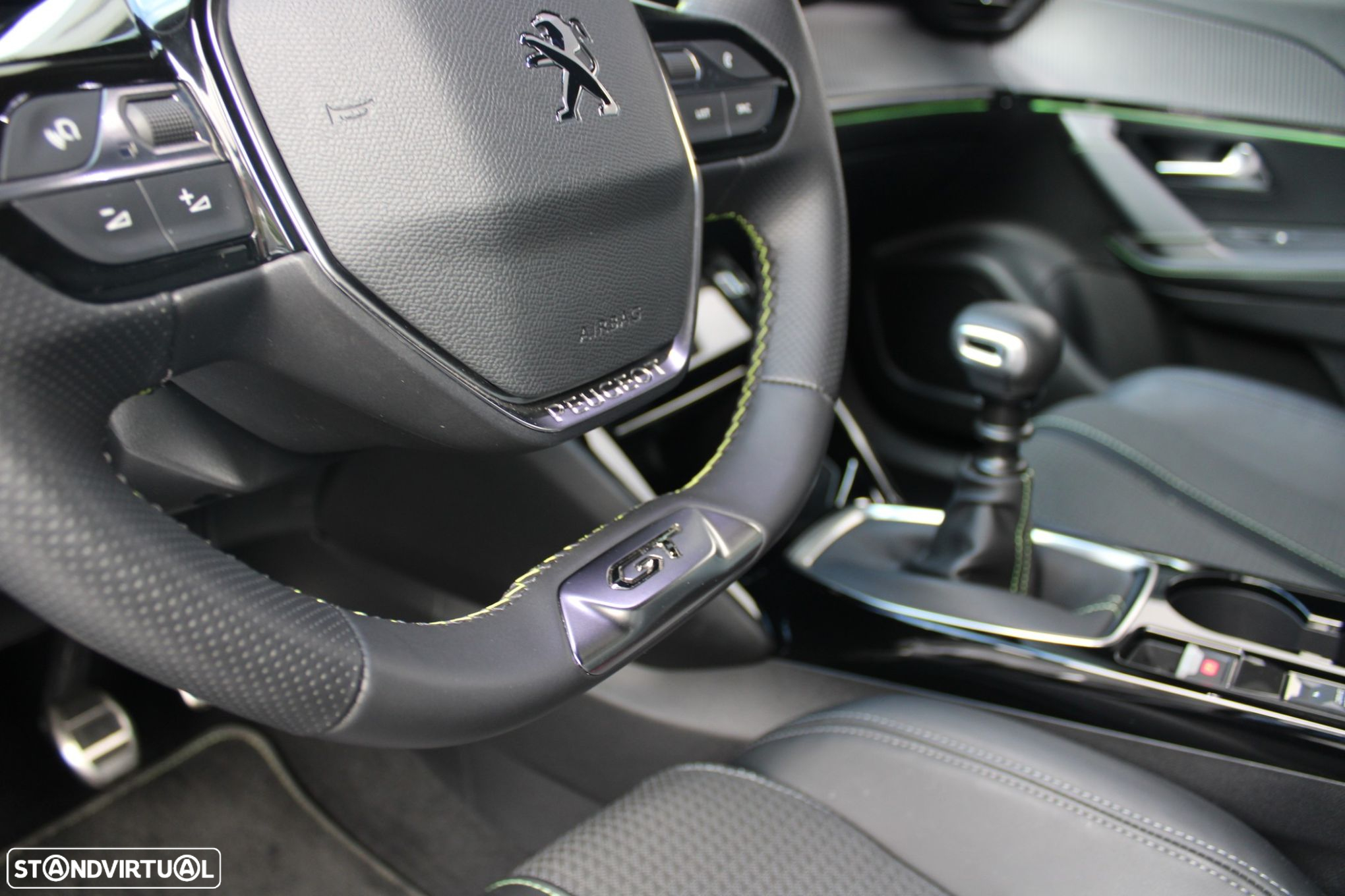 Peugeot 2008 1.2 PureTech GT - 45