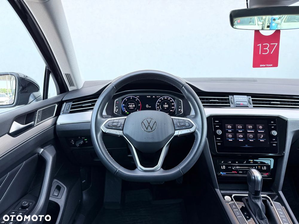 Volkswagen Passat Variant 2.0 TDI EVO Elegance DSG - 32