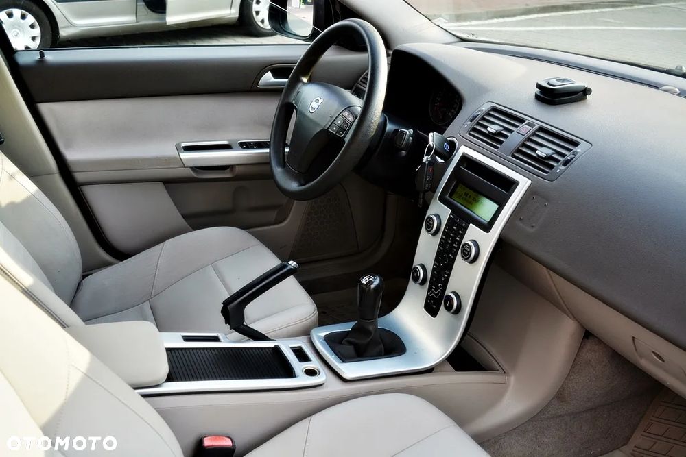 Volvo S40 1.6 - 11