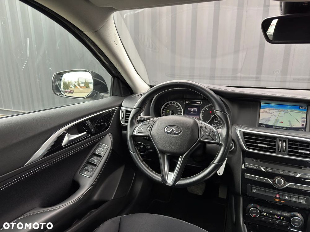 Infiniti Q30 2.2d Sport AWD 7DCT - 24