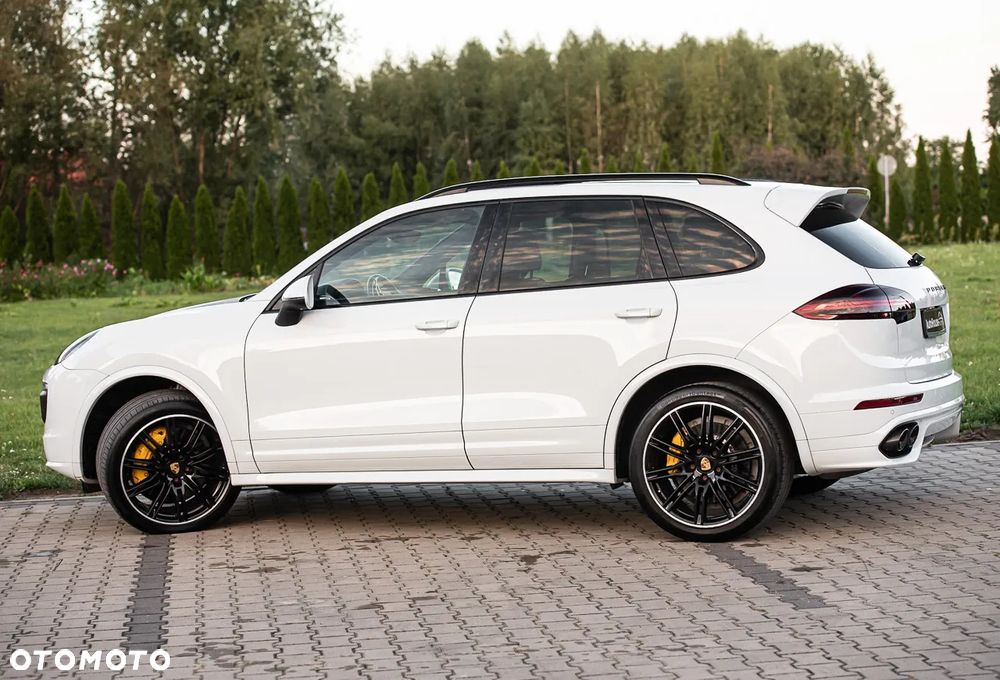 Porsche Cayenne S Diesel Platinum Edition - 3