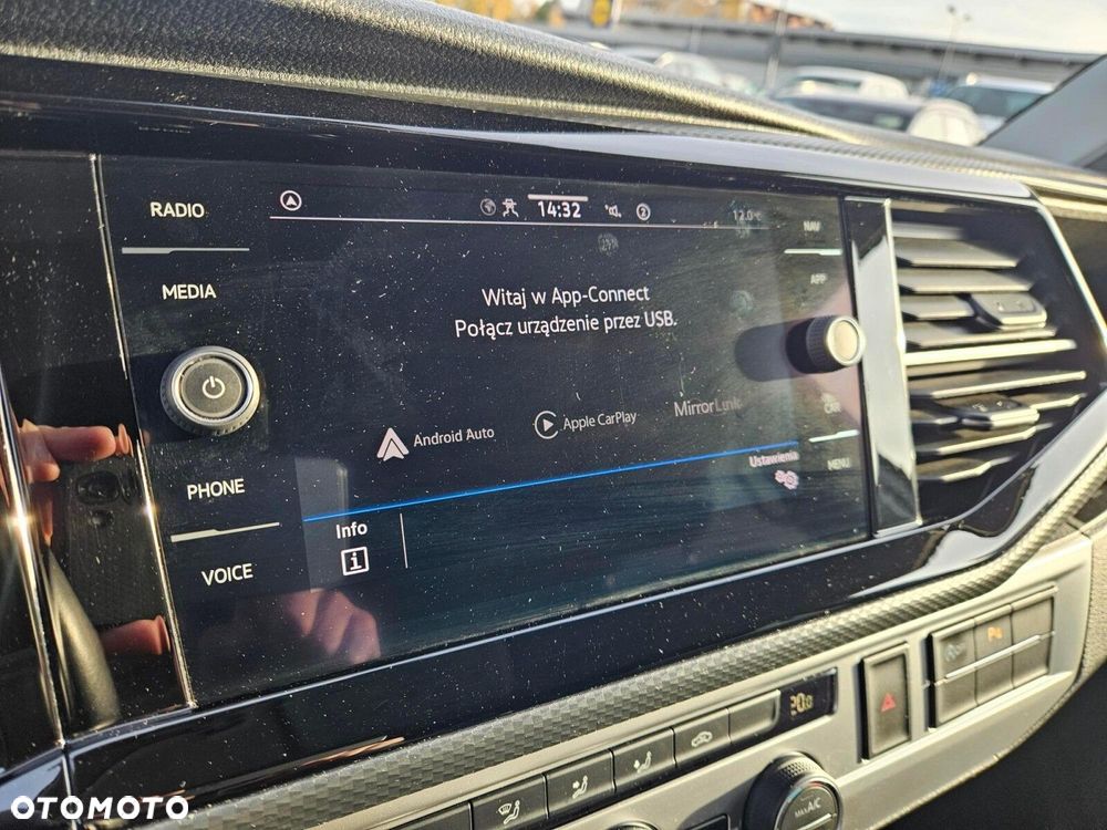 Volkswagen Multivan - 19