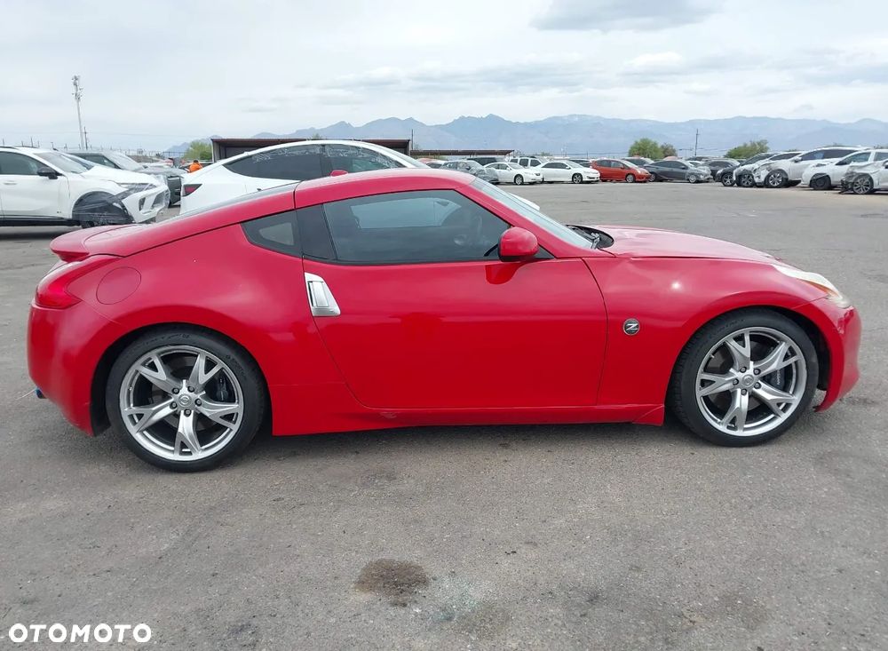 Nissan 370 Z - 2