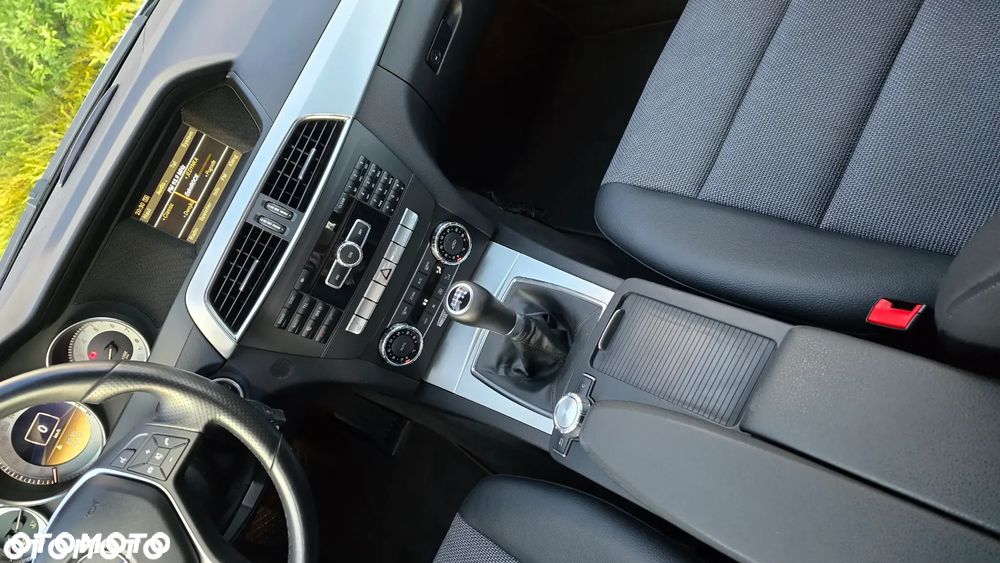 Mercedes-Benz Klasa C 180 BlueEFFICIENCY Avantgarde - 15