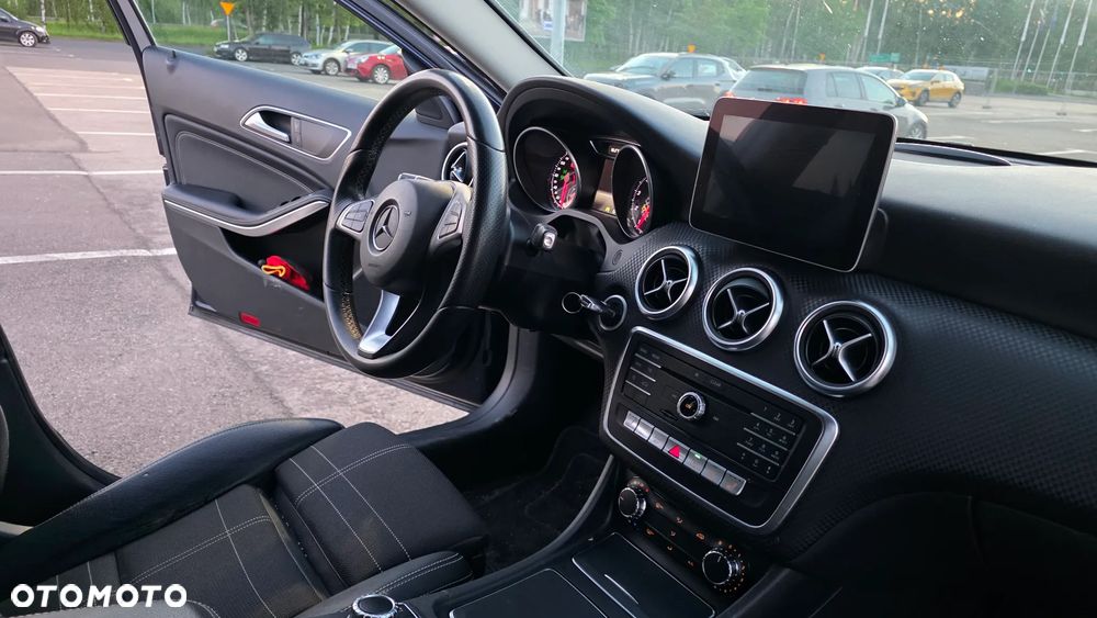 Mercedes-Benz Klasa A 200 7G-DCT - 8