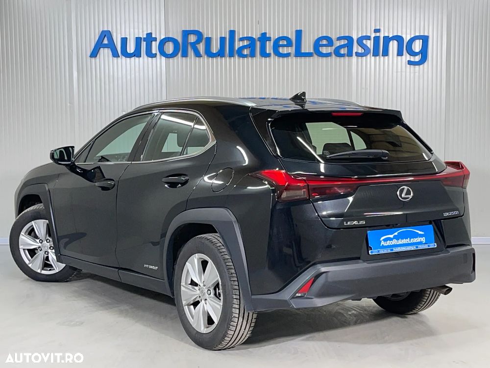 Lexus UX 250h Business Edition - 4