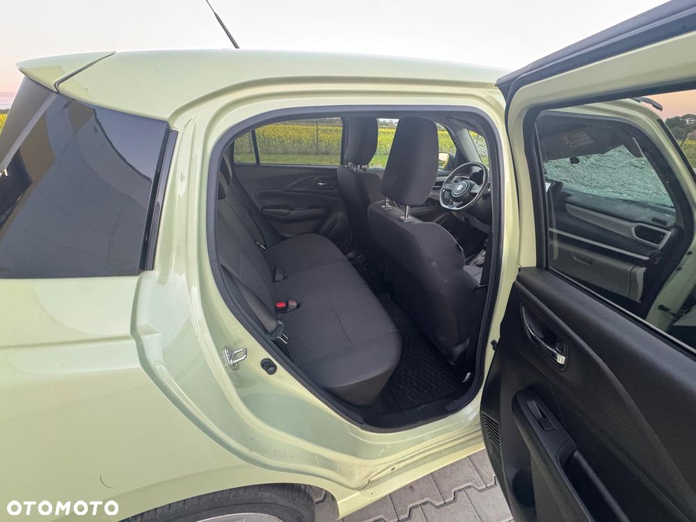 Suzuki Swift 1.2 Dualjet SHVS Premium Plus CVT - 5