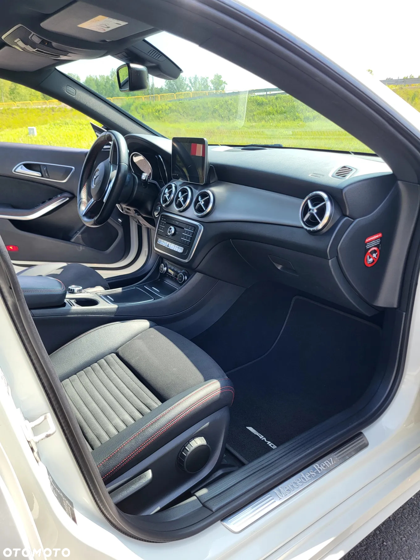 Mercedes-Benz CLA 220 4-Matic AMG Line - 19