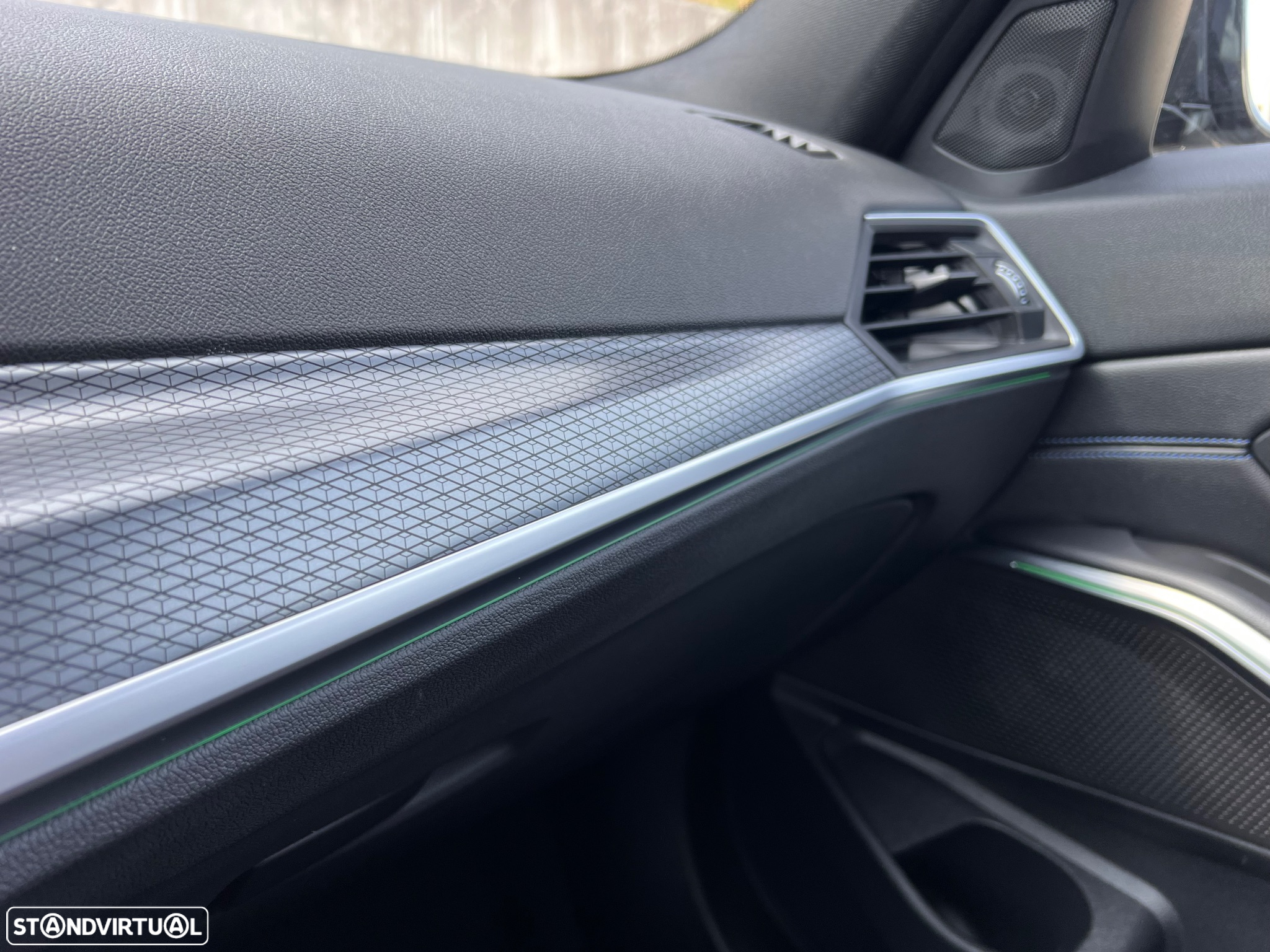 BMW 330 e Touring Pack M Auto - 22