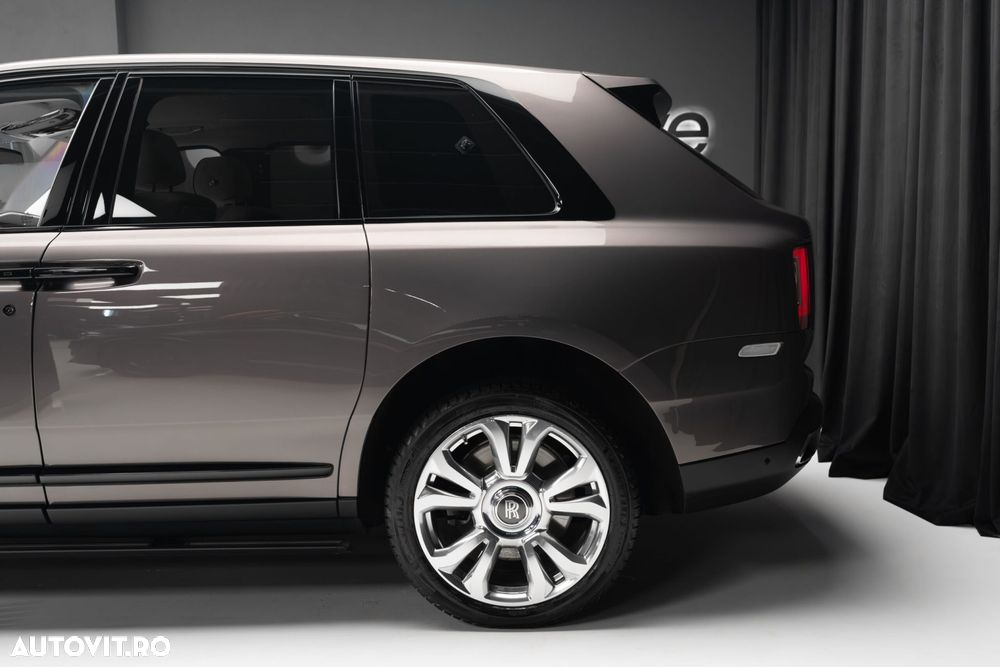 Rolls-Royce Cullinan Standard - 12