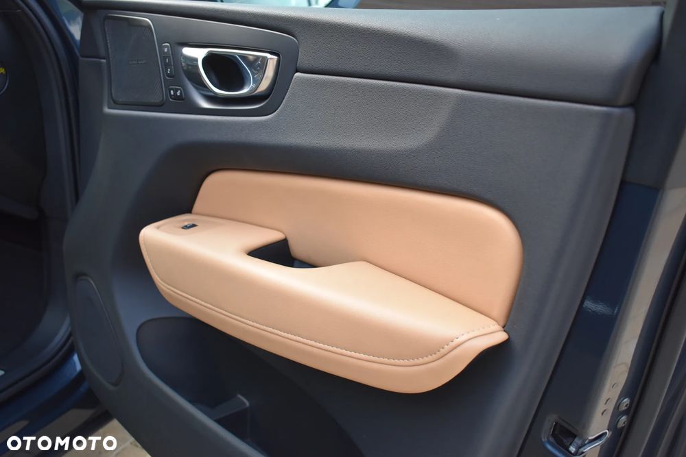 Volvo XC 60 B5 D AWD Inscription - 17