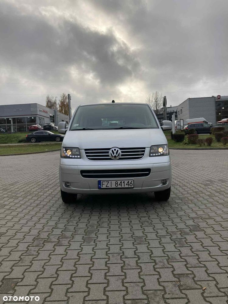 Volkswagen Caravelle - 4