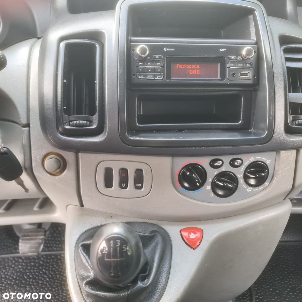 Renault TRAFIC - 16