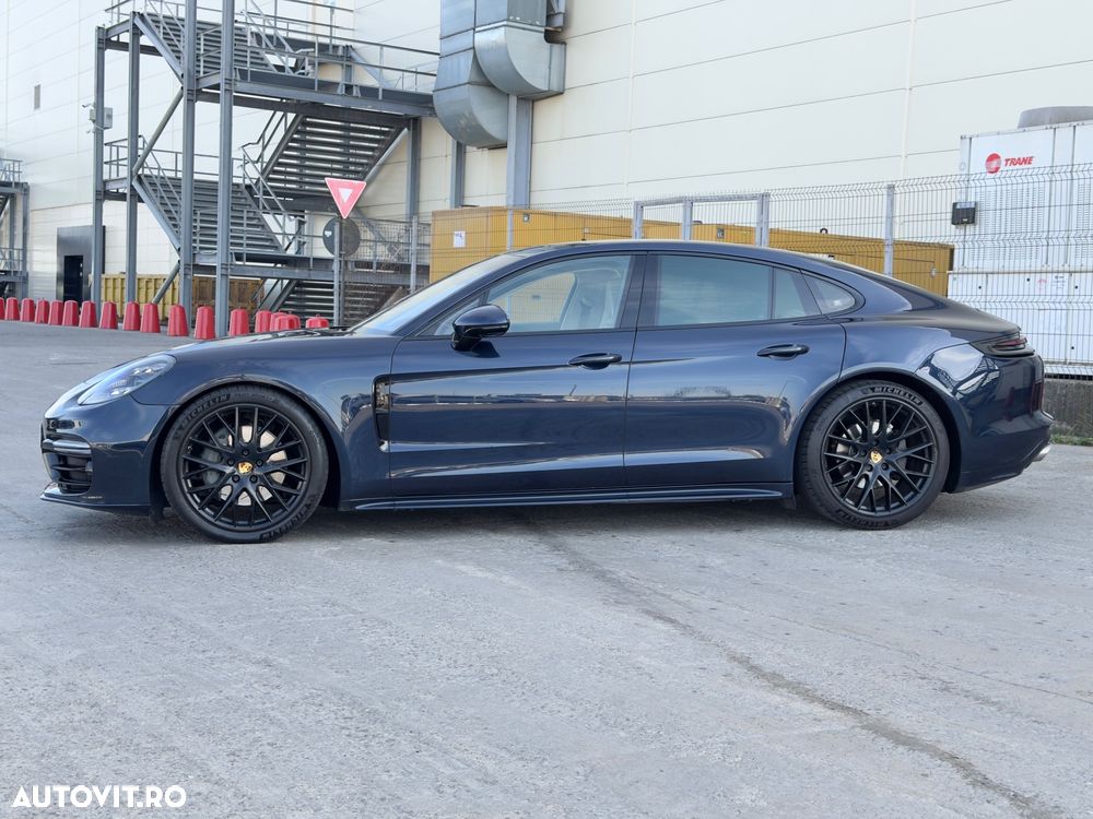Porsche Panamera 4S - 9