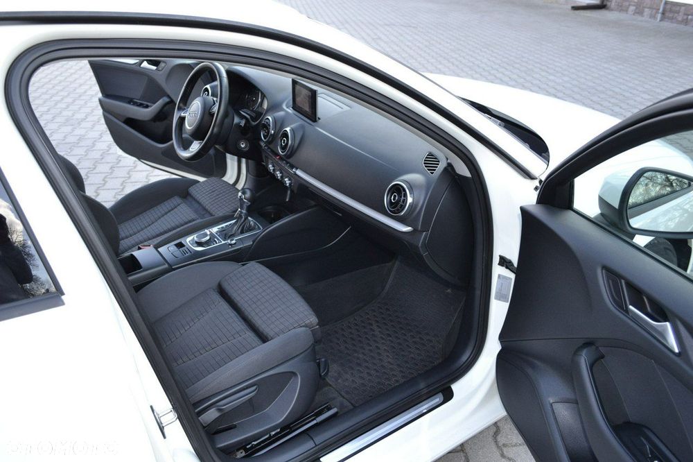 Audi A3 Sportback 2.0 TDI S tronic design - 34