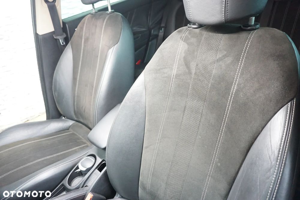 Lancia Delta 2.0 MJ Gold - 22