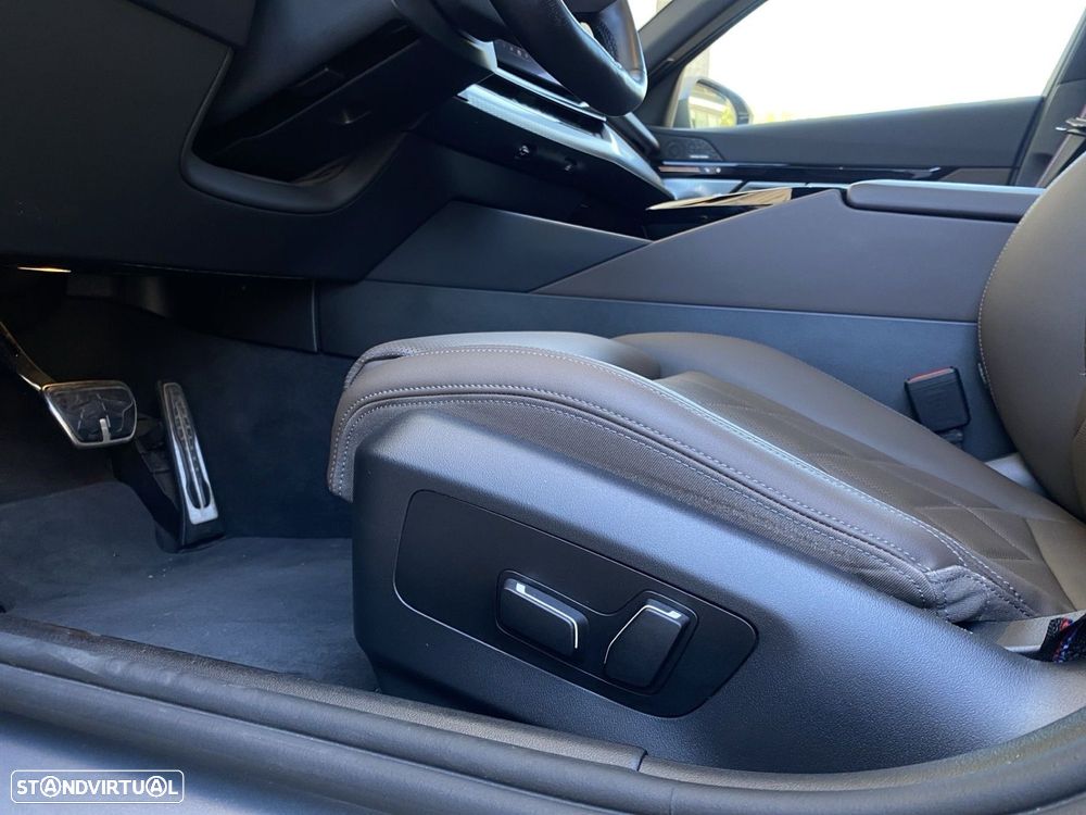BMW 530 e Pack Desportivo M Pro - 21