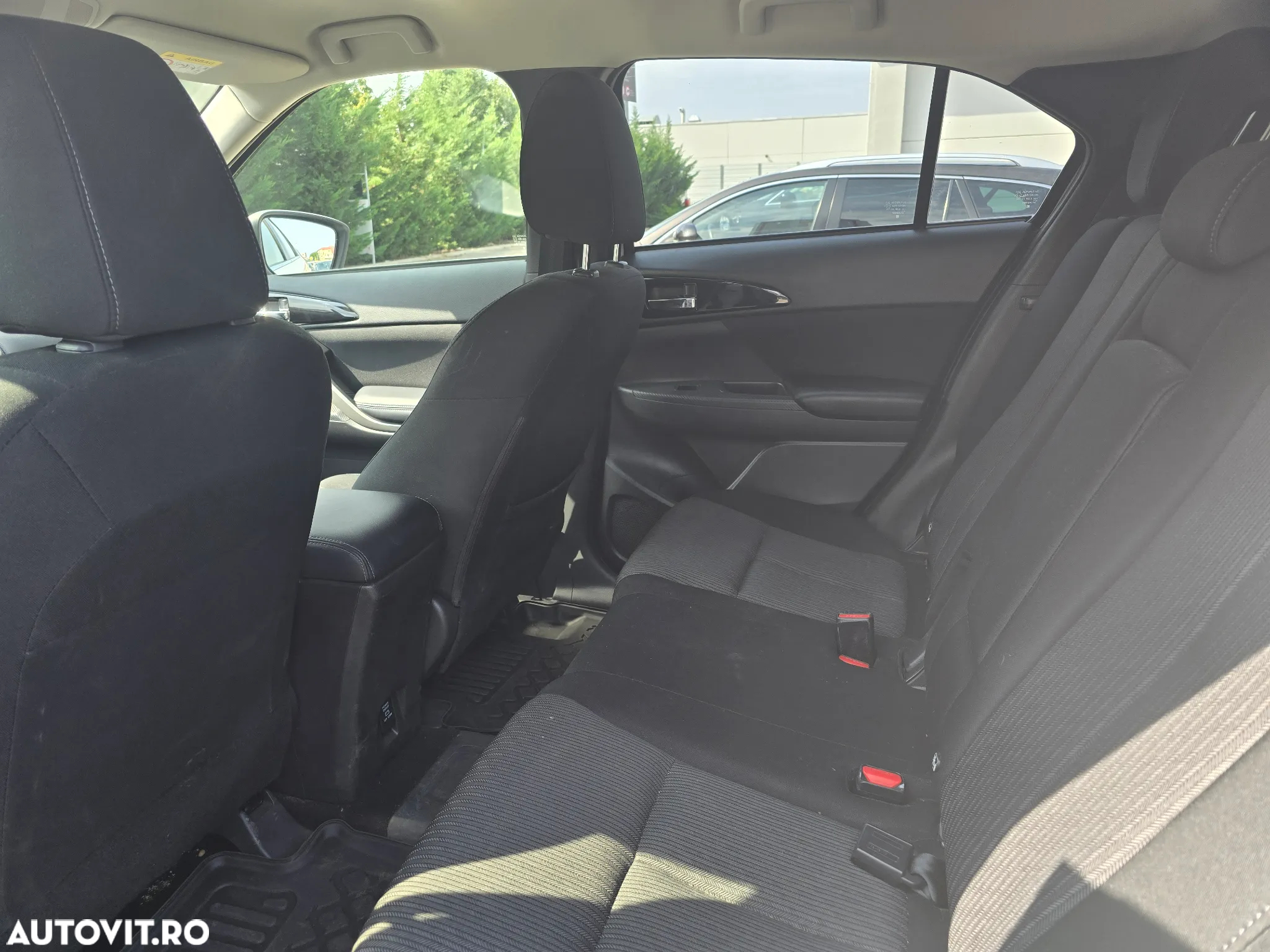 Mitsubishi Eclipse-Cross Plug-In Hybrid 4WD Basis - 12