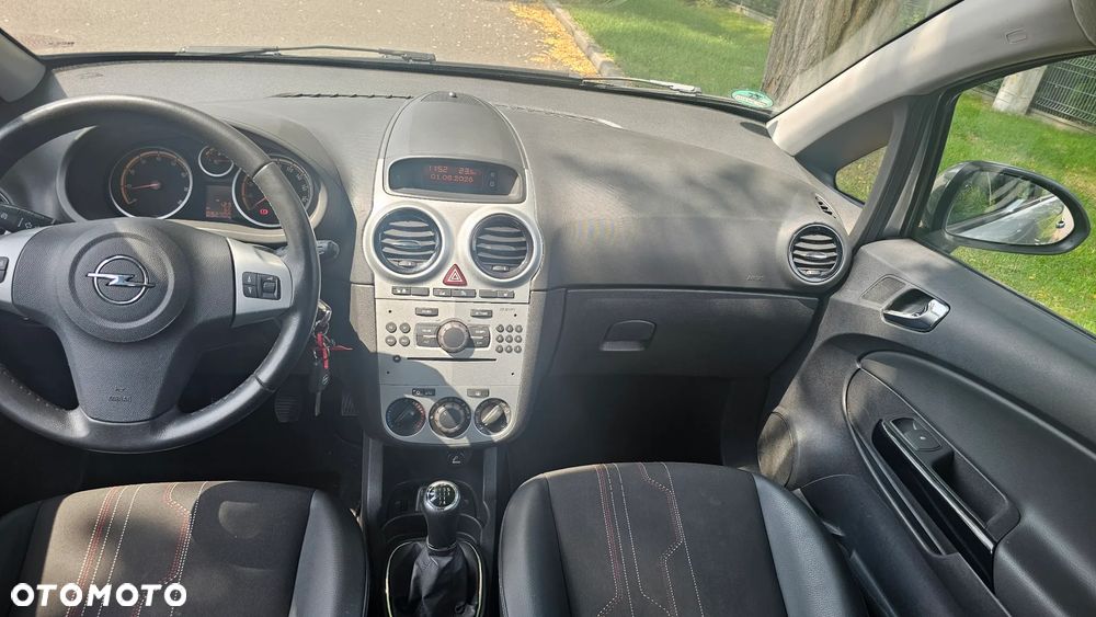 Opel Corsa 1.4 16V 150 Jahre - 12