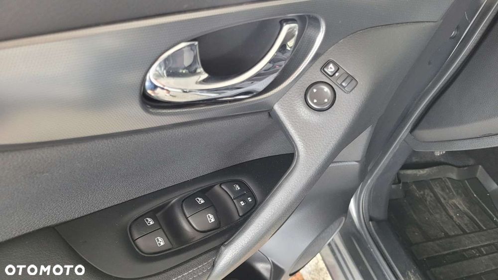Nissan Qashqai - 12