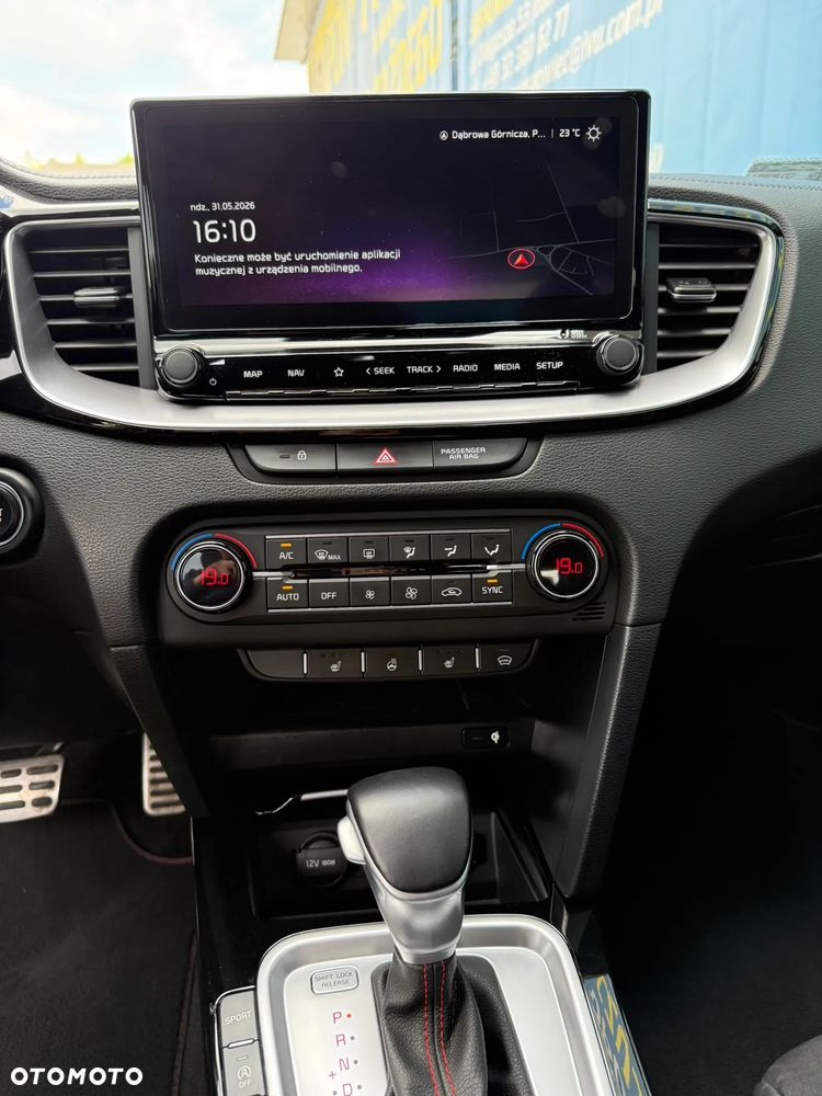 Kia Ceed - 25