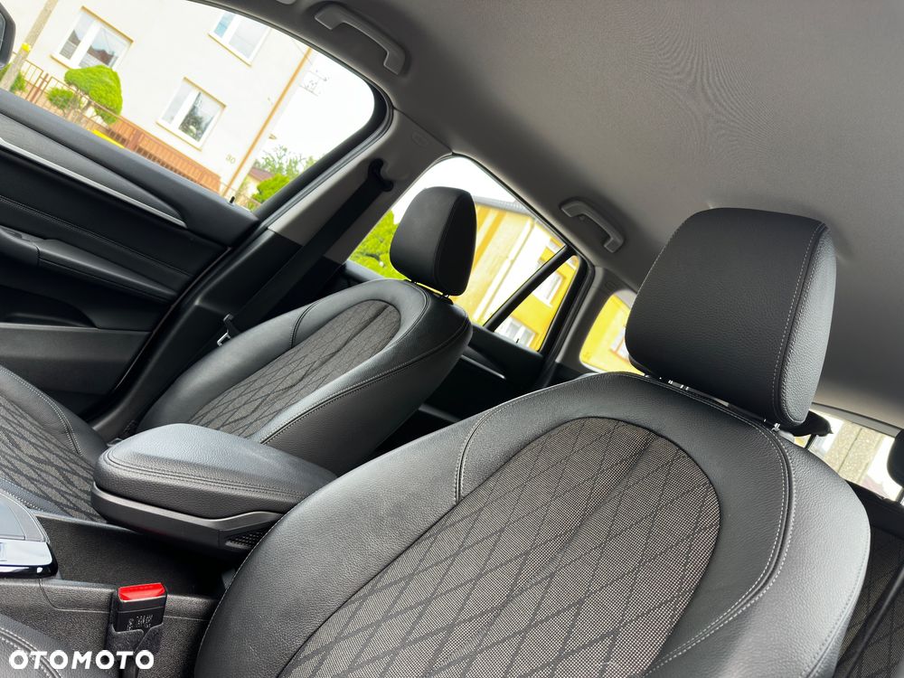BMW X1 sDrive18d xLine sport - 18