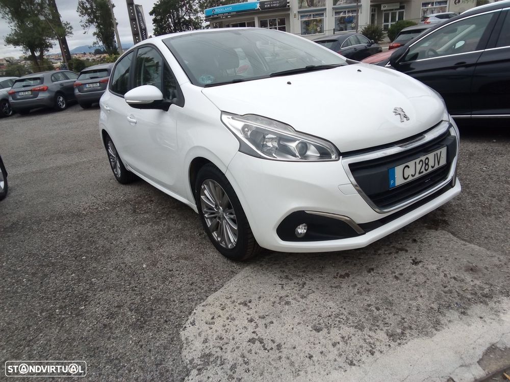 Peugeot 208 1.5 BlueHDi Active — fotografia 2