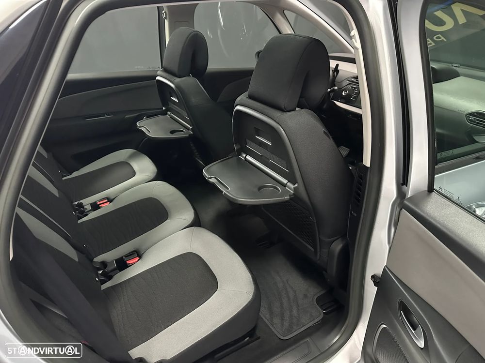 Citroën C4 Picasso 1.6 e-HDi Collection ETG6 J17 - 26