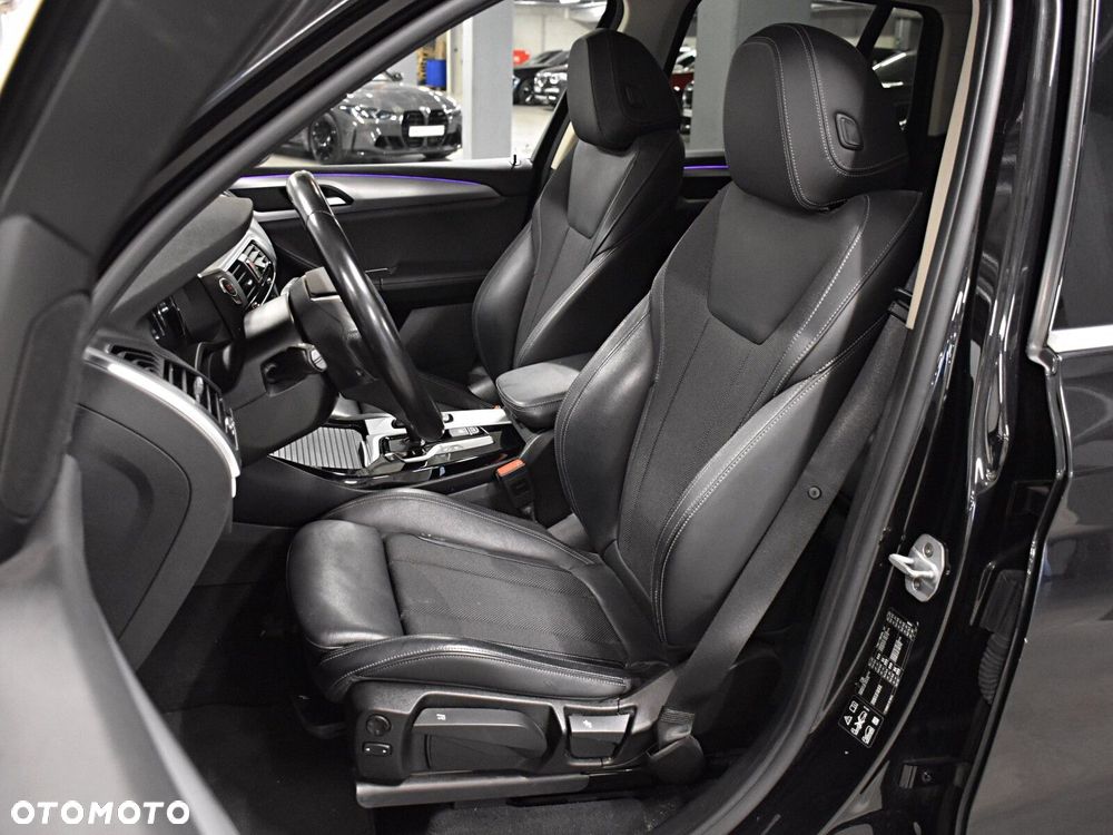 BMW X3 xDrive20i GPF Advantage - 11