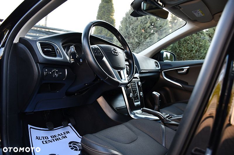 Volvo V40 Cross Country D2 Momentum - 9