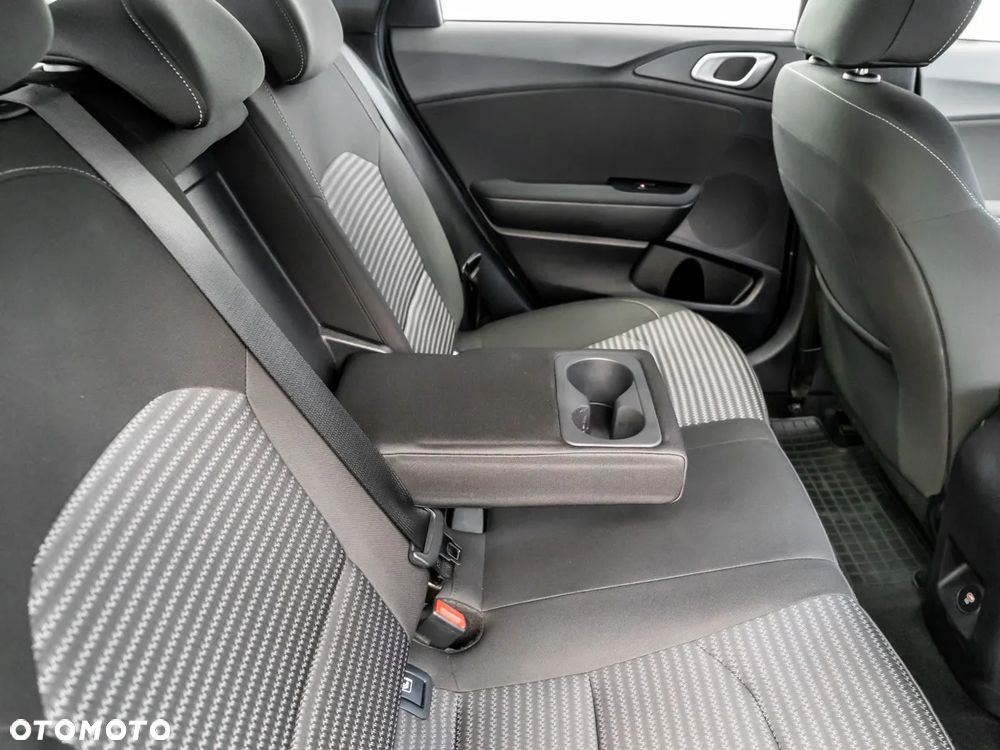 Kia Ceed 1.5 T-GDI M DCT - 23