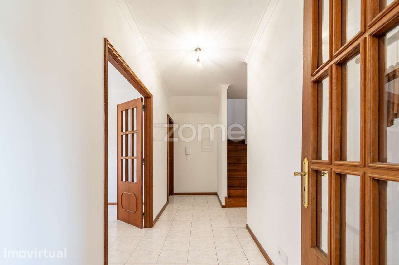 Andar Moradia T3+3 com terraço em Oliveira do Douro - Grande imagem: 3/46