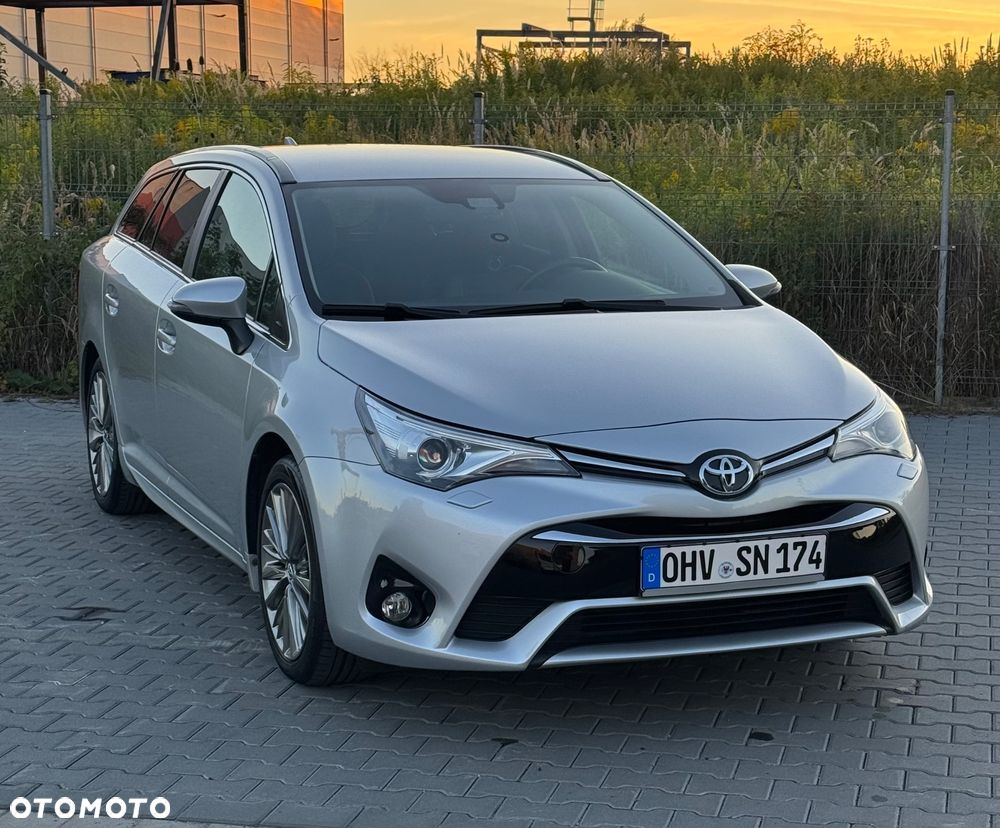 Toyota Avensis 1.8 Executive - 11