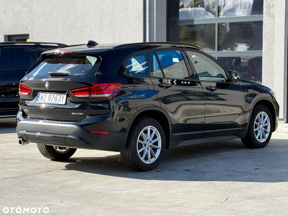 BMW X1 sDrive18i Advantage - 17
