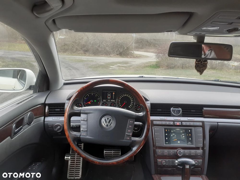 Volkswagen Phaeton - 13