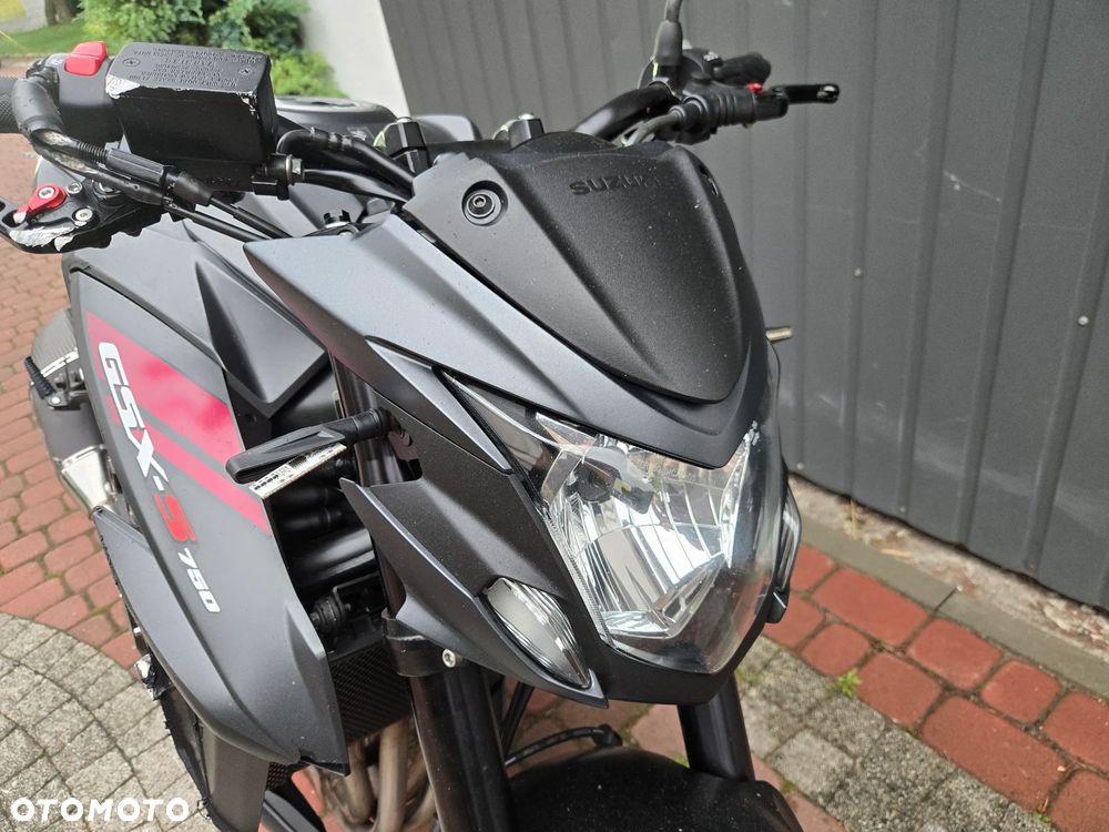 Suzuki GSX - 15