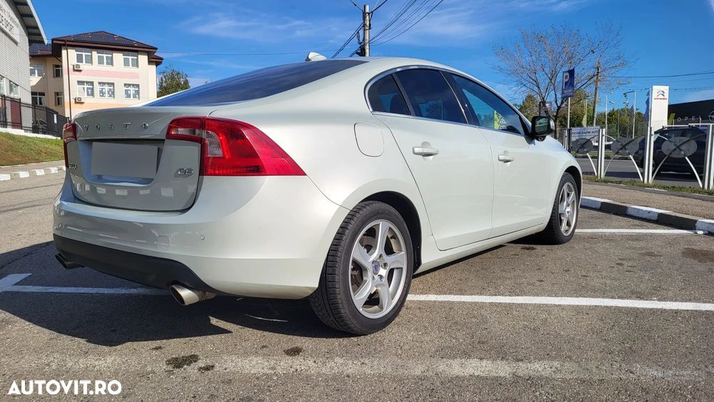 Volvo S60 D5 Summum - 9
