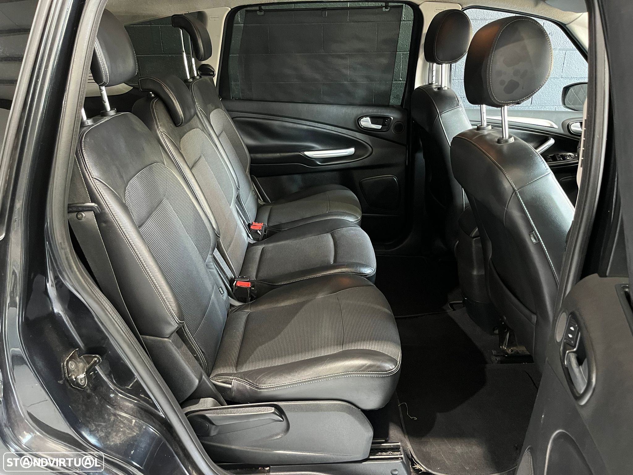 Ford S-Max 2.0 TDCi Titanium 7L - 12