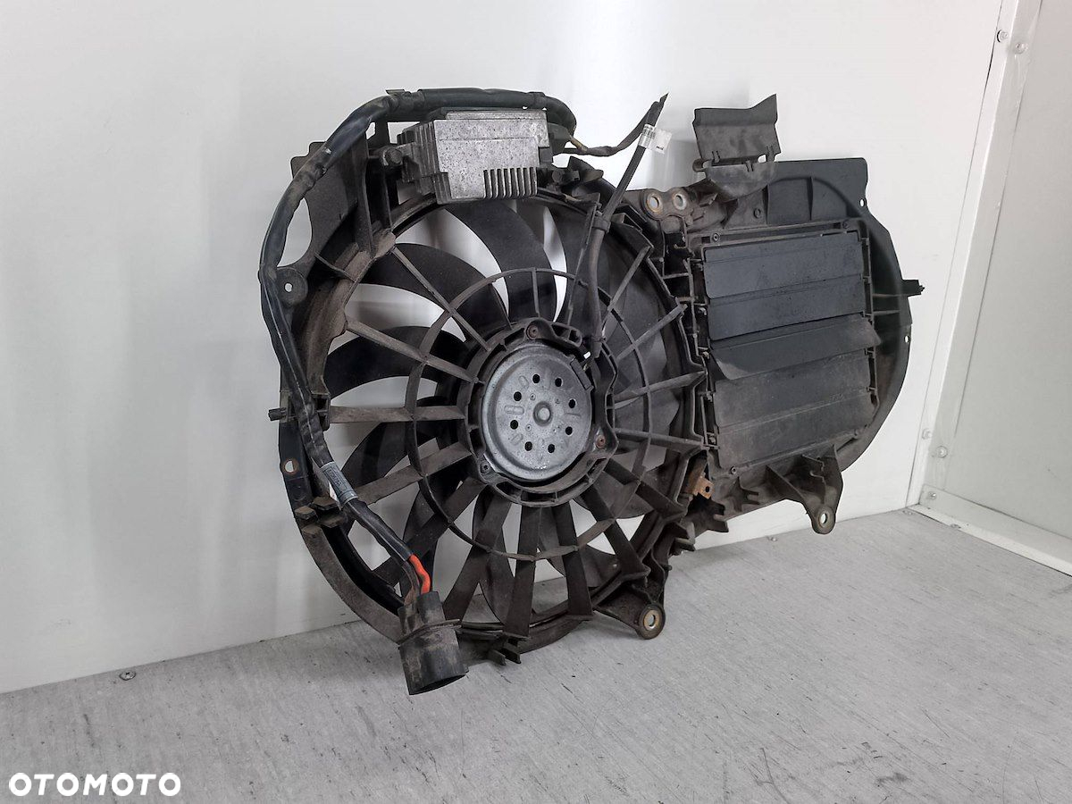 WENTYLATOR CHŁODNICY AUDI A4 B6 8E0121207 870666M 1.6 8V - 2