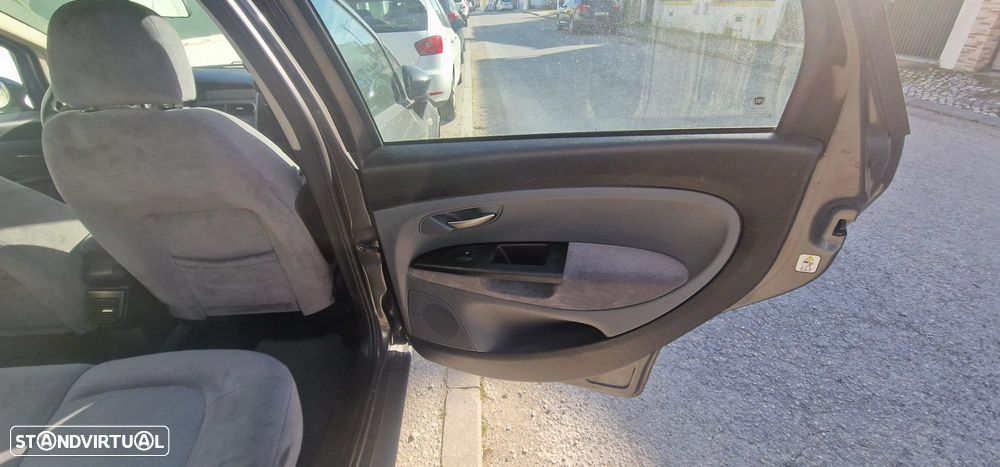 Fiat Linea 1.6 M-Jet Emotion - 12