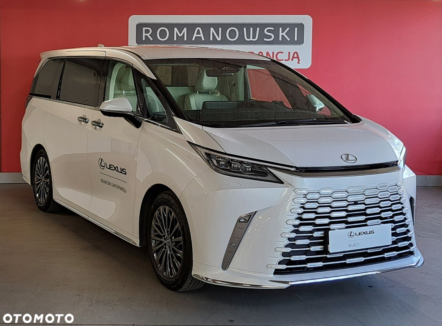 Lexus LM - 3