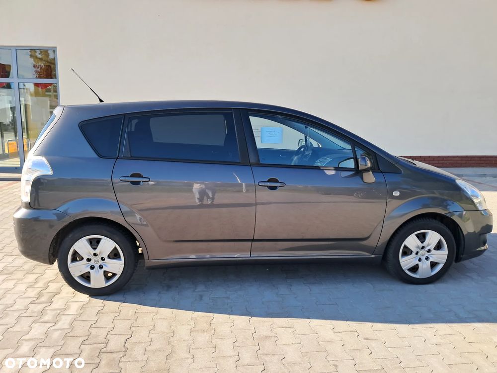 Toyota Corolla Verso - 2