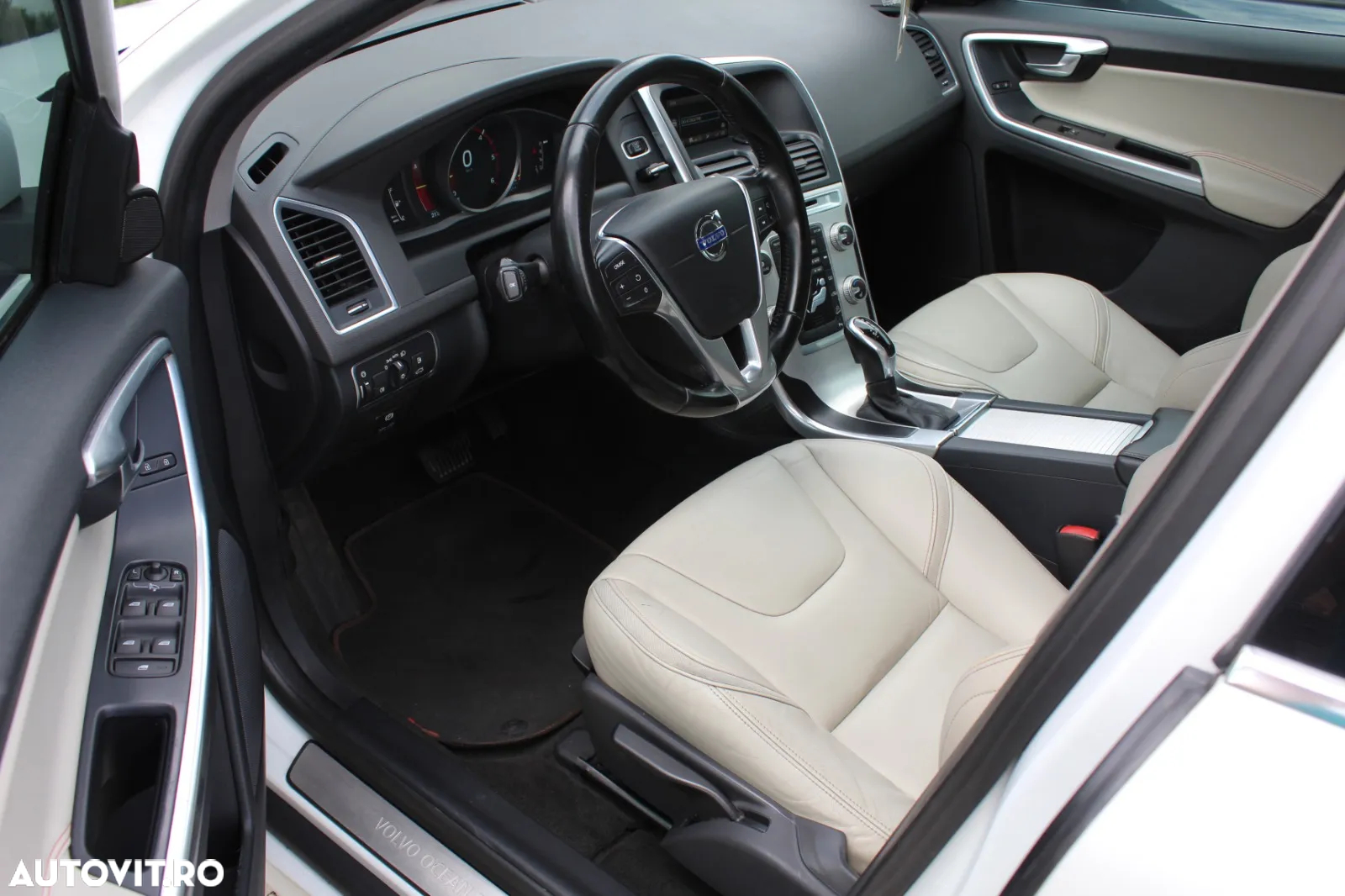Volvo XC 60 D5 AWD Aut. Ocean Race - 8