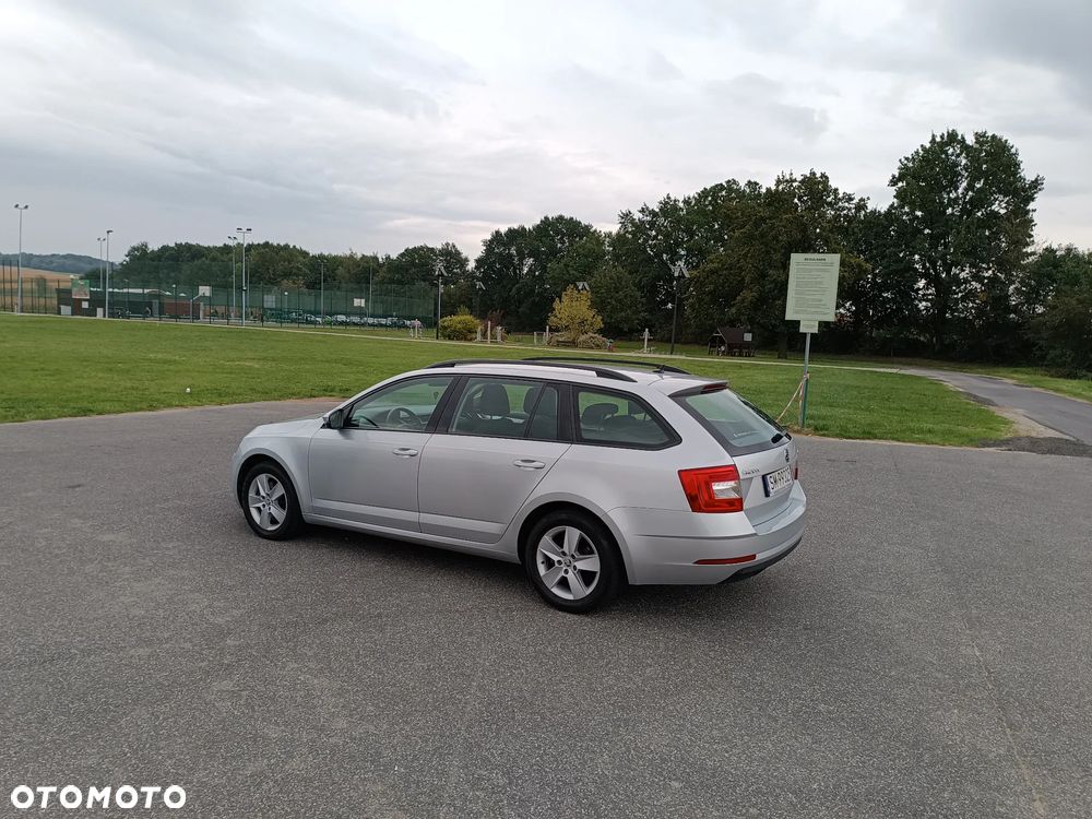Skoda Octavia 2.0 TSI Clever DSG - 4