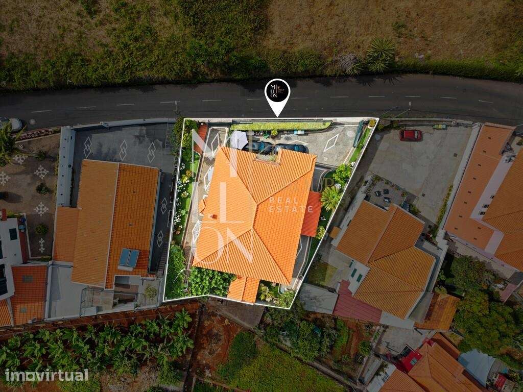 Moradia T3 de Excelência com Suíte, Churrasqueira e Garagem para 10 Ca - Grande imagem: 2/50