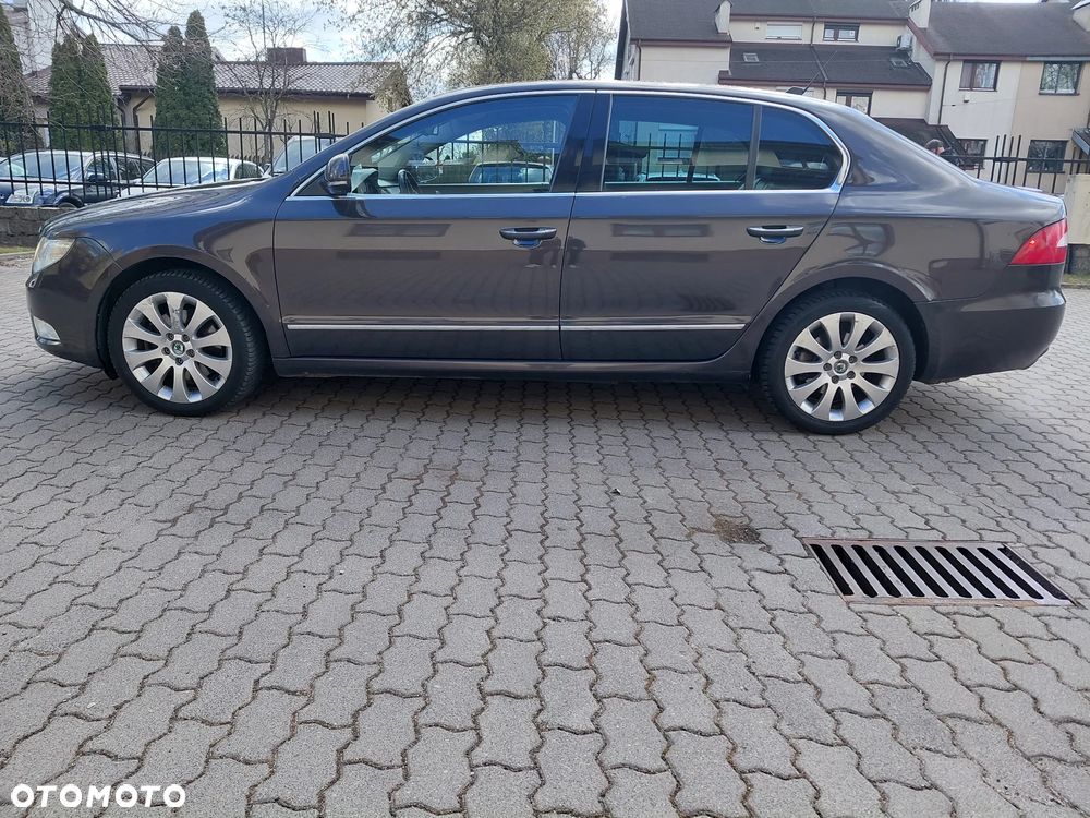 Skoda Superb 2.0 TDI DSG Elegance - 1