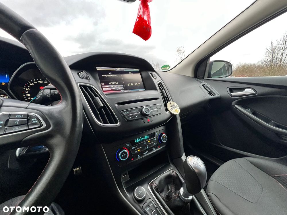 Ford Focus 1.5 EcoBoost Black Edition ASS - 6