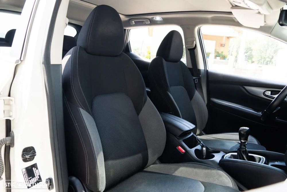 Nissan Qashqai 1.5 dCi N-Connecta J18 - 9