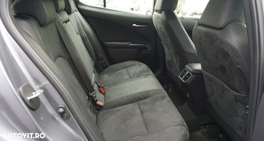 Lexus UX 250h FWD Business - 6