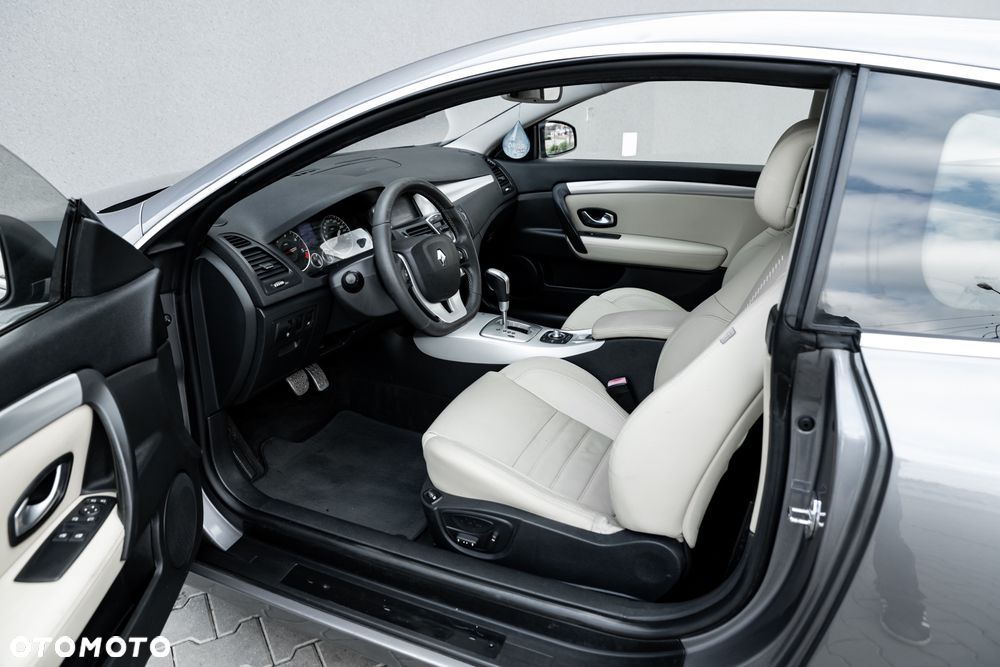 Renault Laguna V6 dCi 235 FAP GT - 17